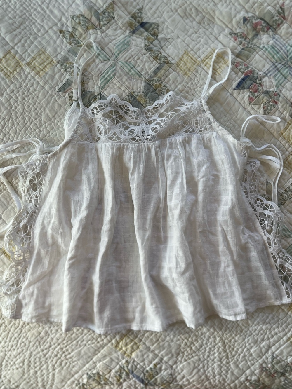 American Eagle Outfitters White Lace-Trim Camisole